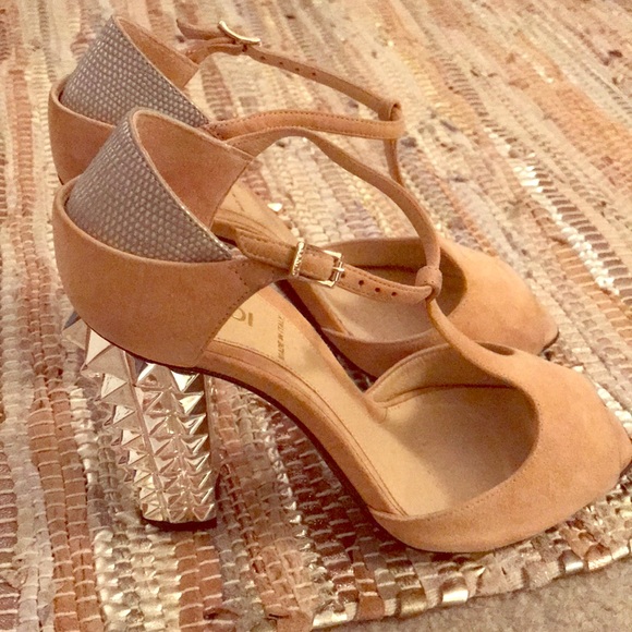 Fendi Shoes - Fendi chunky heel, suede, beautiful blush.